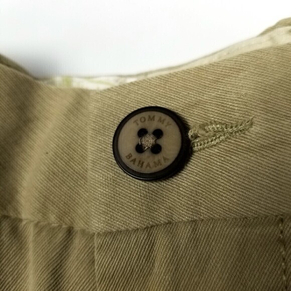 Tommy Bahama Silk Khaki Lightweight Pleated Preppy Chino Shorts Mens 42 Tan Golf - Picture 4 of 5
